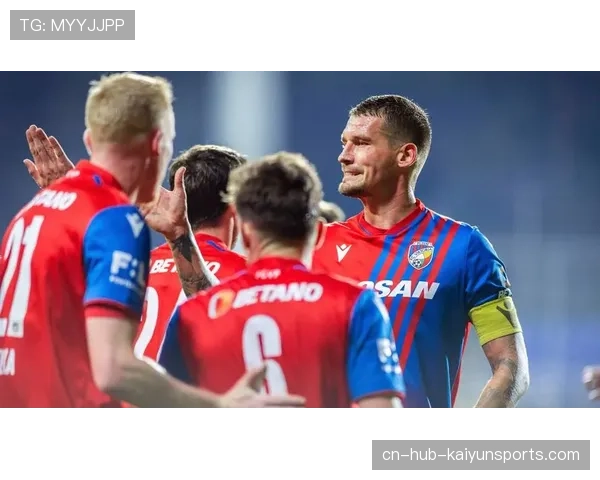 弗赖堡五后卫防线最后时刻站位混乱,连续失球暴露专注力问题 弗赖堡五后卫防线最后时刻站位混乱,连续失球暴露专注力问题